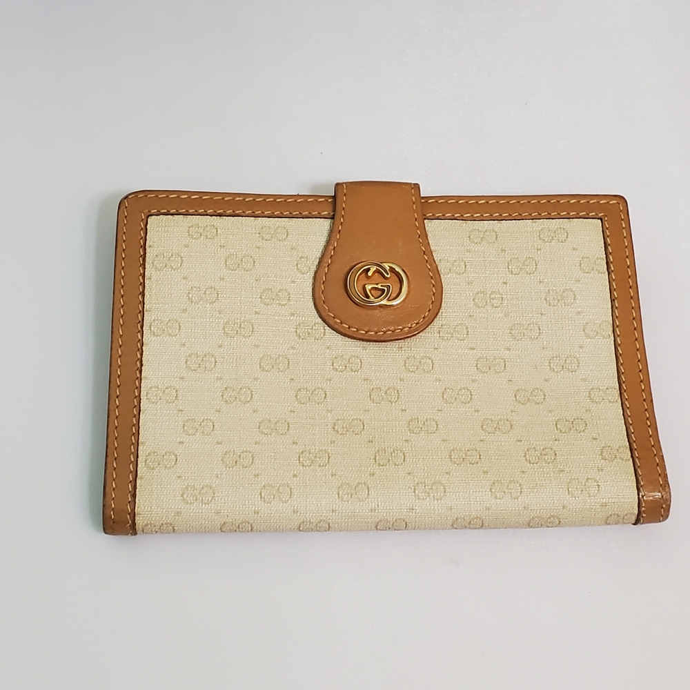 Vintage Gucci bifold wallet